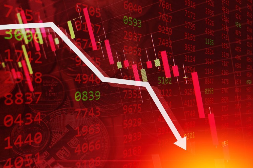 While fundamental analysis can be a powerful tool, traders should be aware of common mistakes that can lead to poor investment decisions. One key mistake is relying solely on low valuation metrics without considering a company’s future growth potential. Just because a stock has a low P/E or P/B ratio doesn’t necessarily mean it’s a good investment—it could be a sign of a struggling company with declining revenue.
Another mistake is ignoring macroeconomic conditions and industry trends. Certain sectors, such as technology or healthcare, may have higher average valuation multiples due to their growth potential. Comparing a tech stock to a utility stock using the same valuation metrics can lead to misleading conclusions.